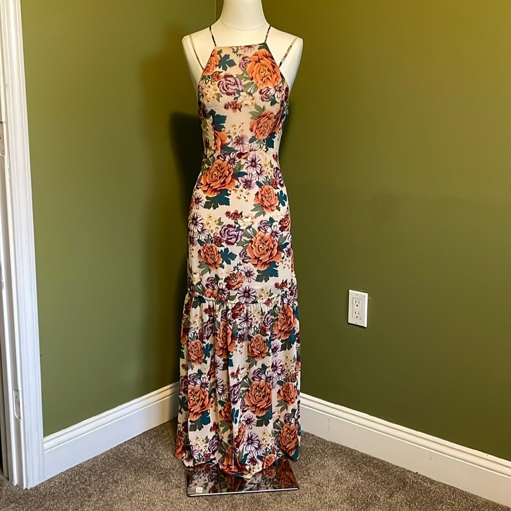 Backless dress